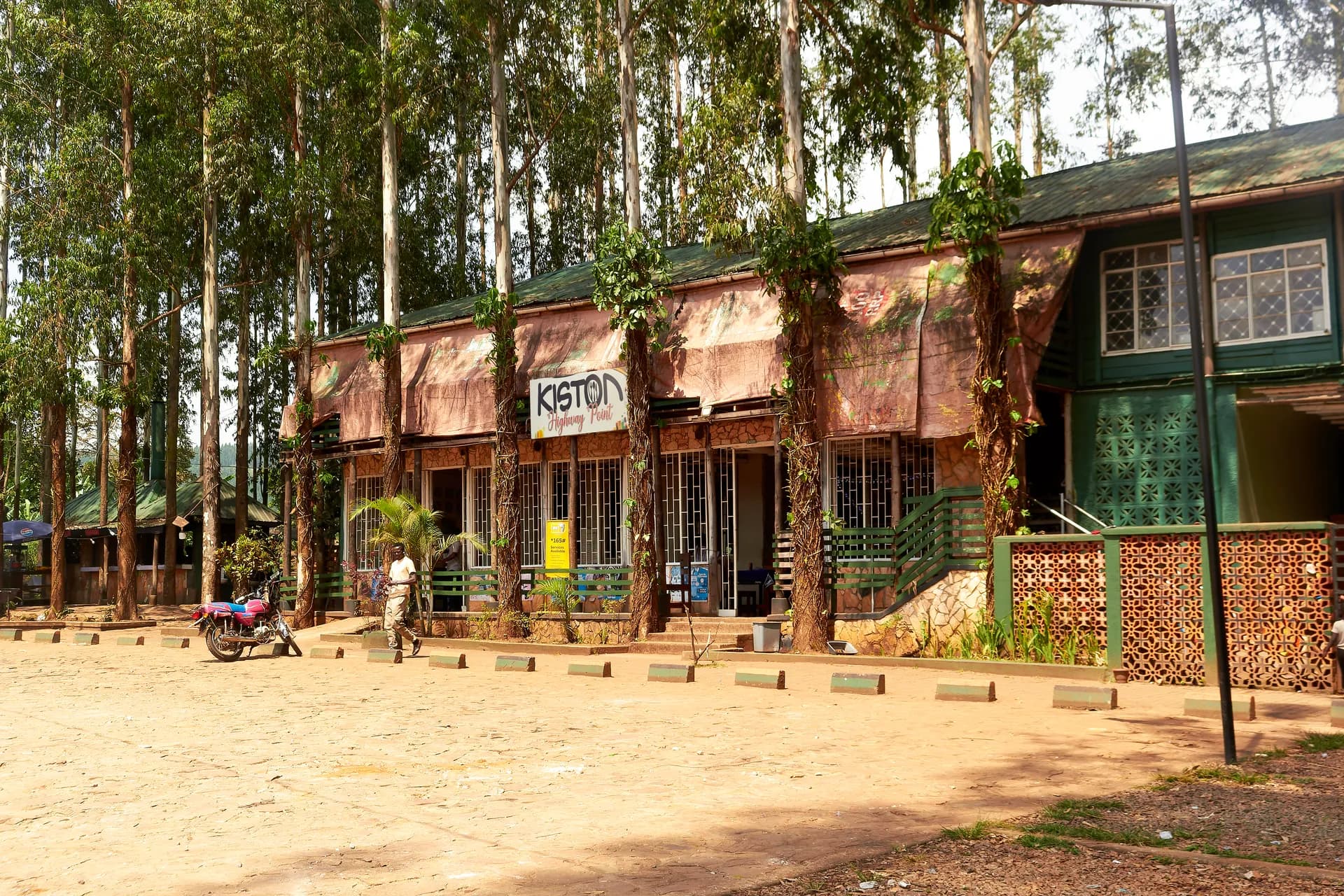 Story of Kiston - Best roadside restaurant near Jinja
